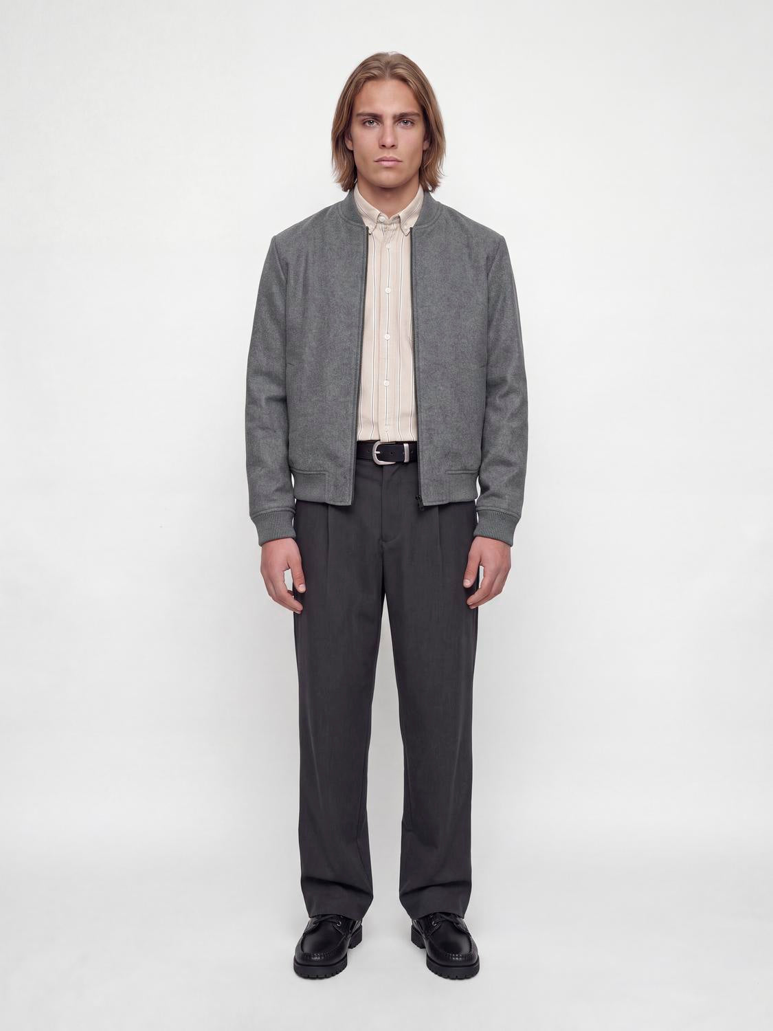 model_shot-front_full