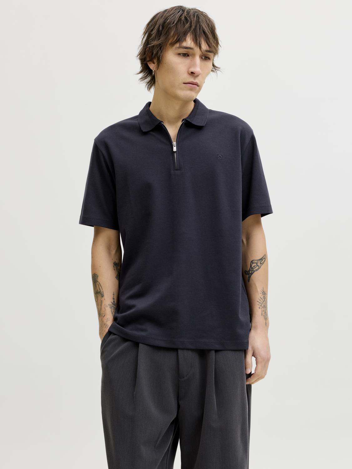 model_shot-front