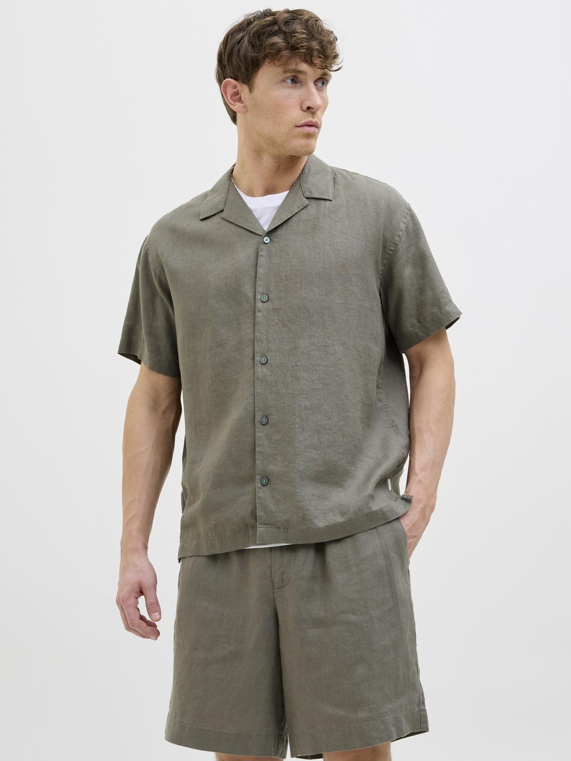 model_shot-front