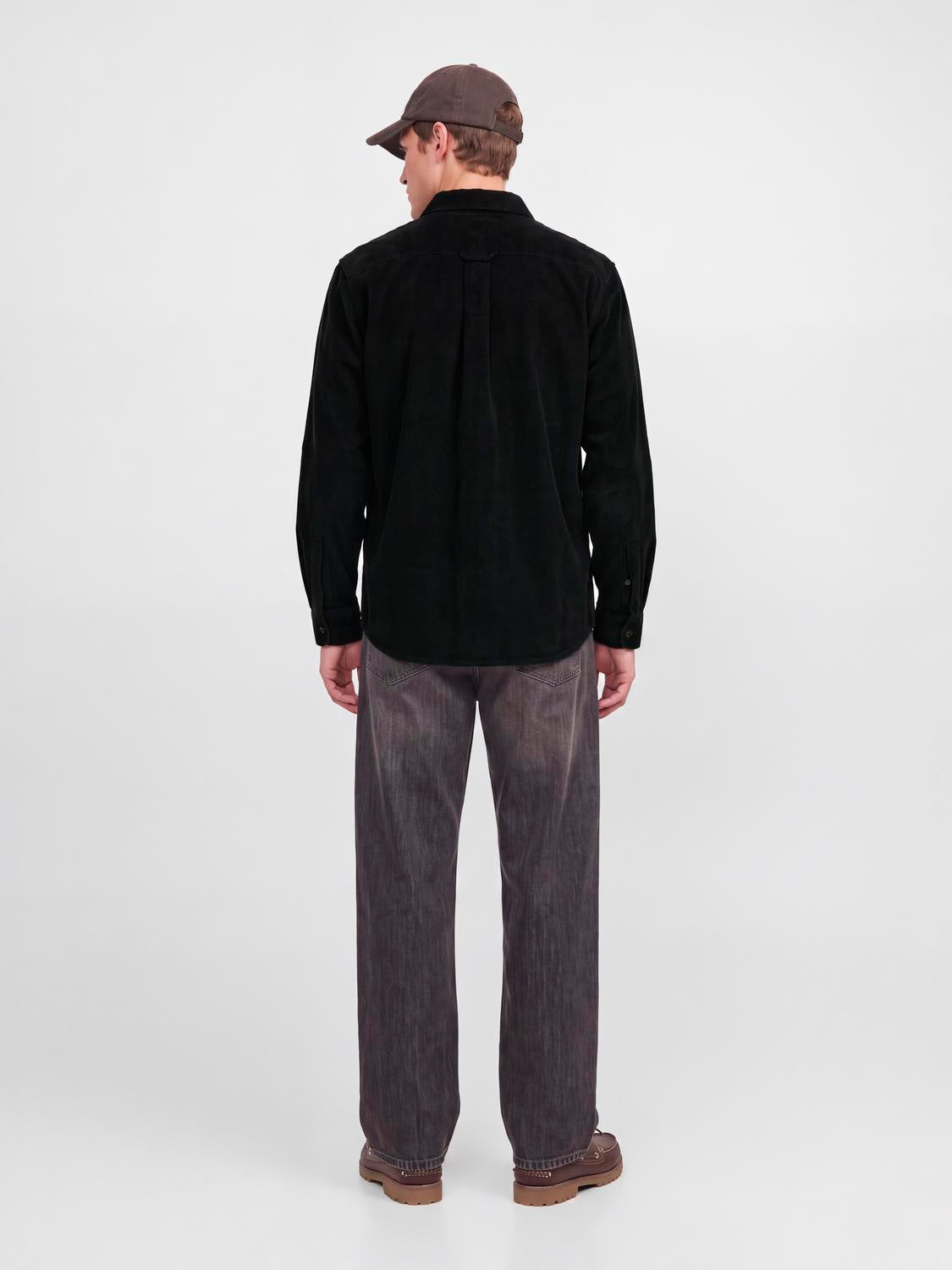 model_shot-back