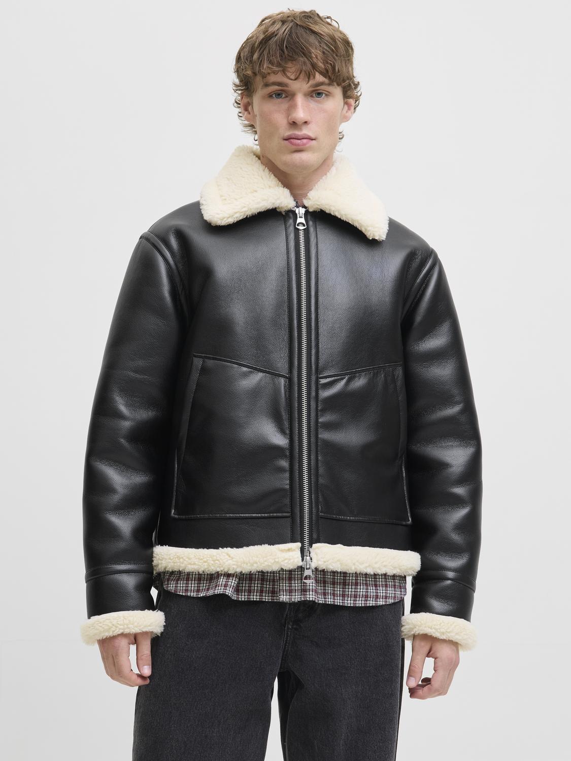 model_shot-front