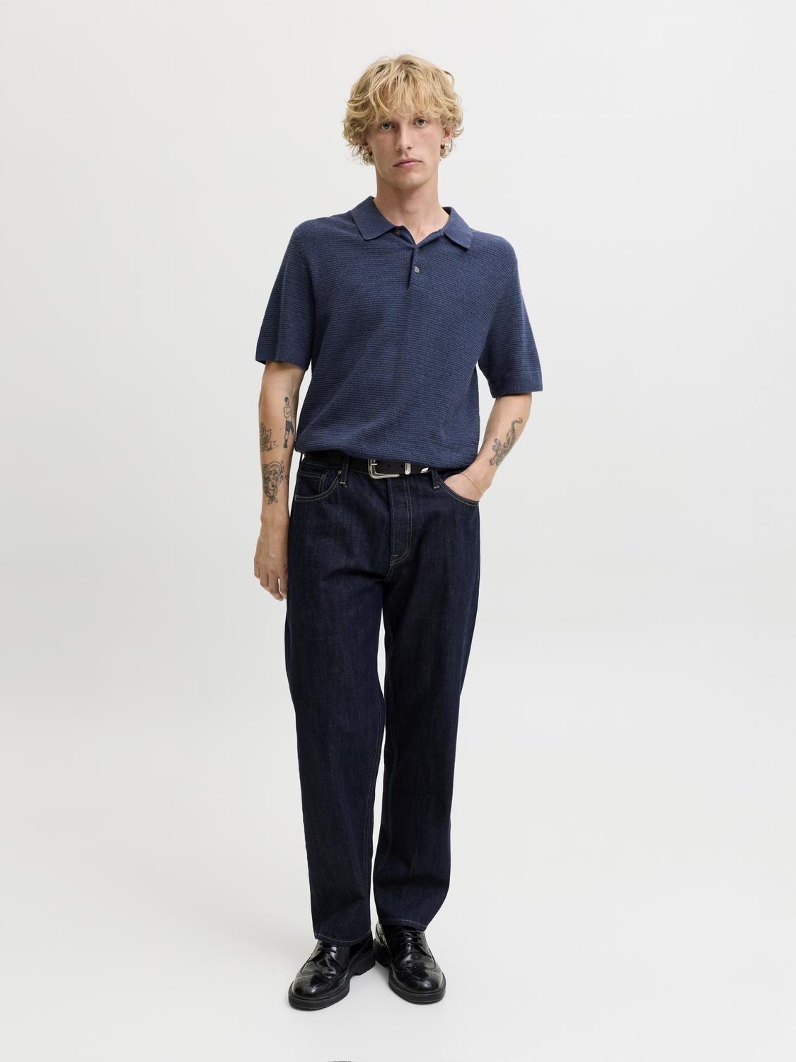 model_shot-front_full