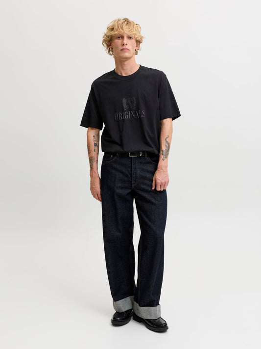 model_shot-front_full