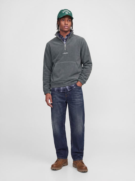 model_shot-front_full