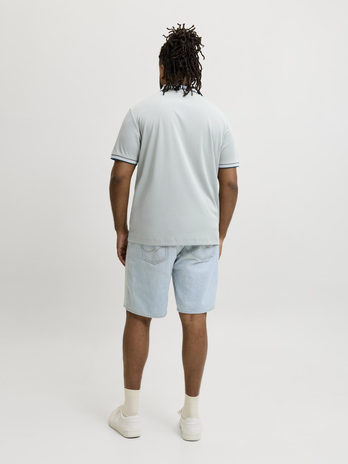 model_shot-back