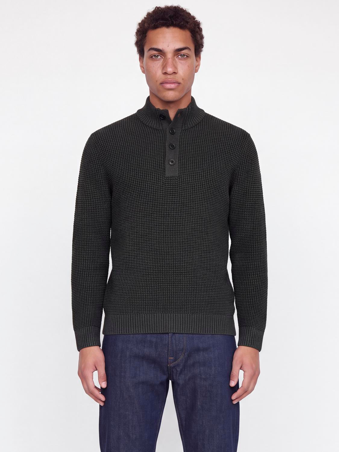 model_shot-front