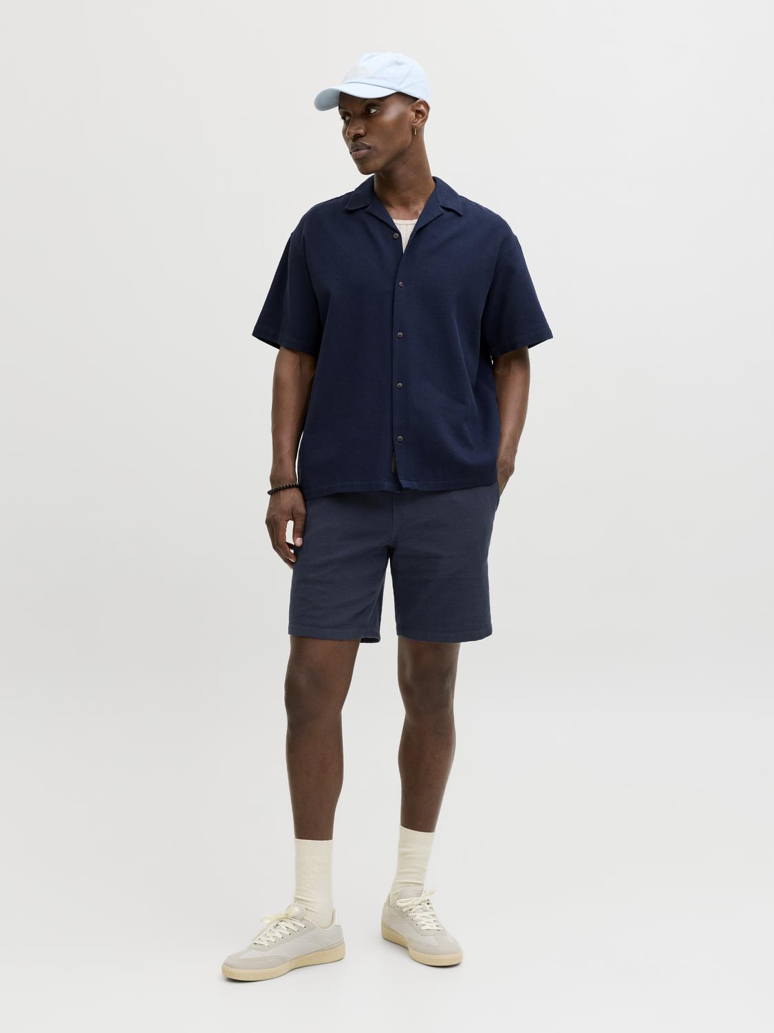 model_shot-front_full