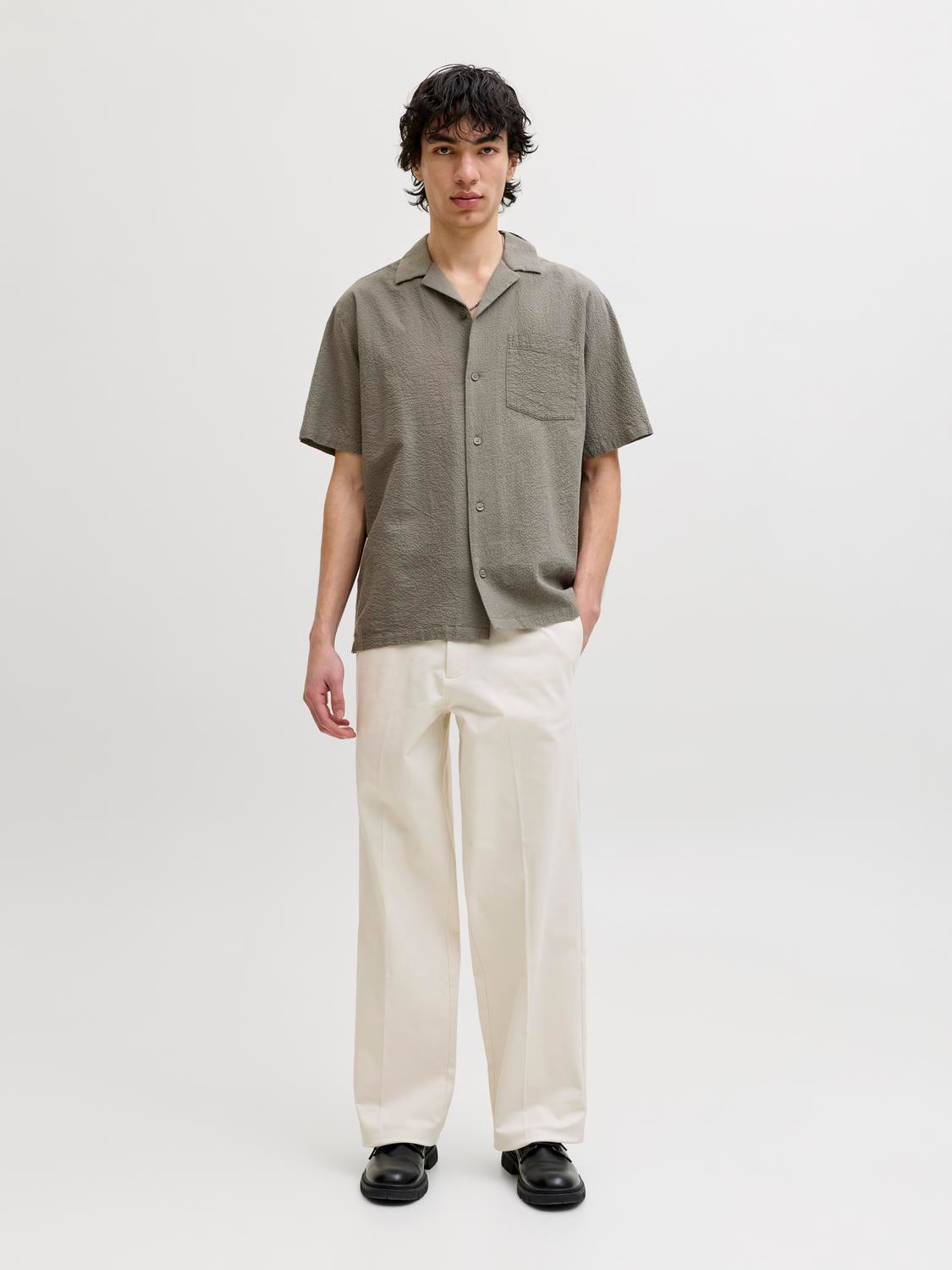 model_shot-front_full