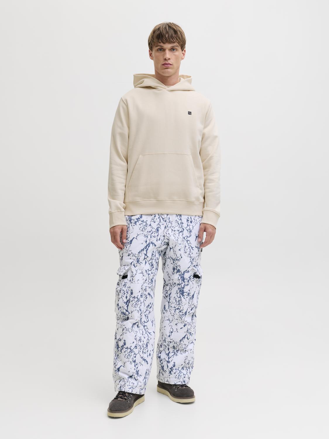 model_shot-front_full