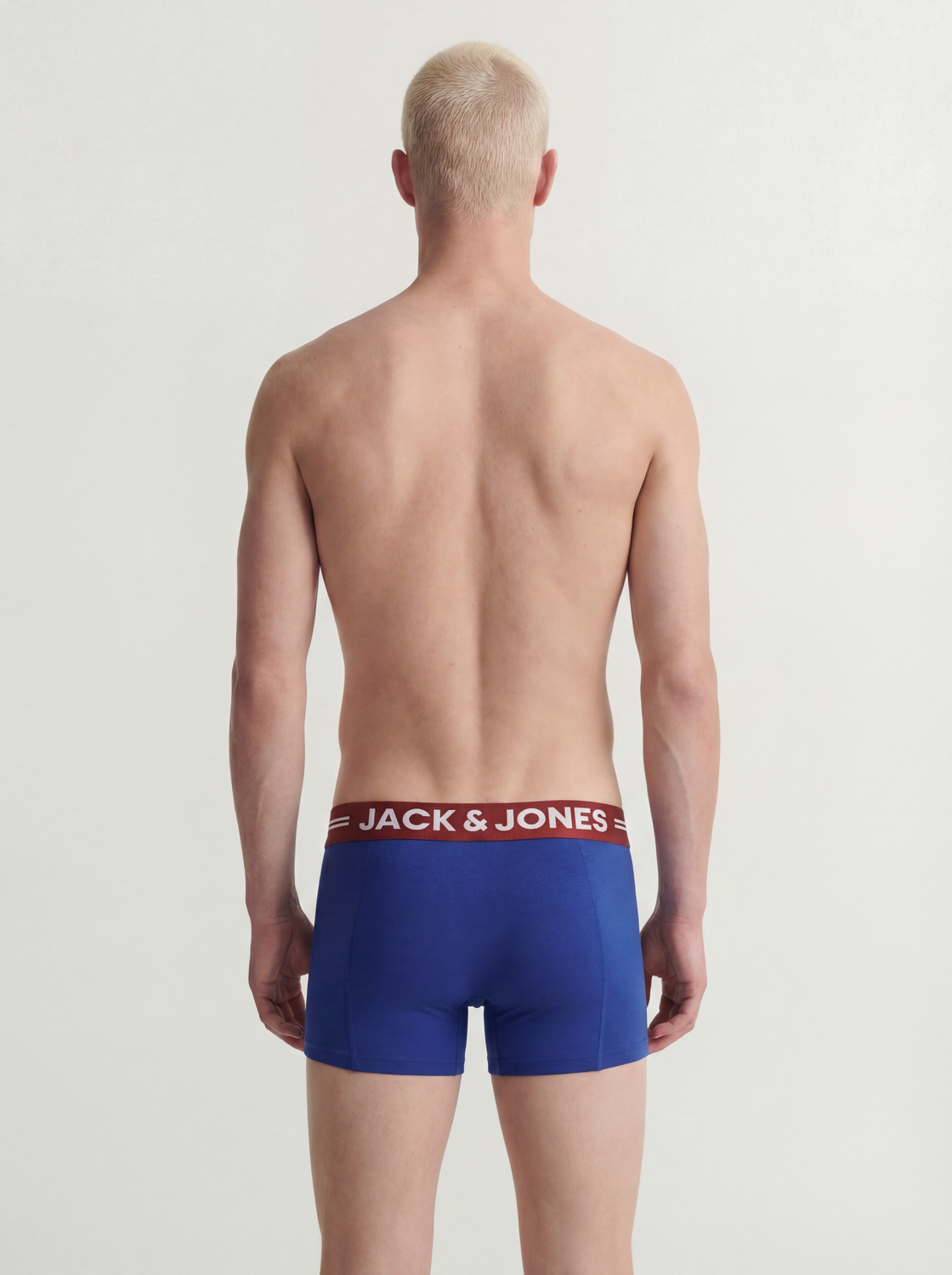 model_shot-back