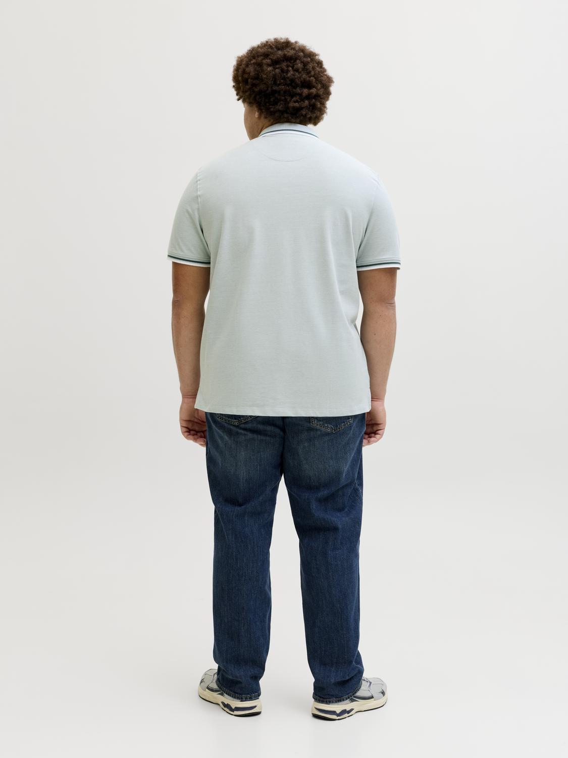 model_shot-back