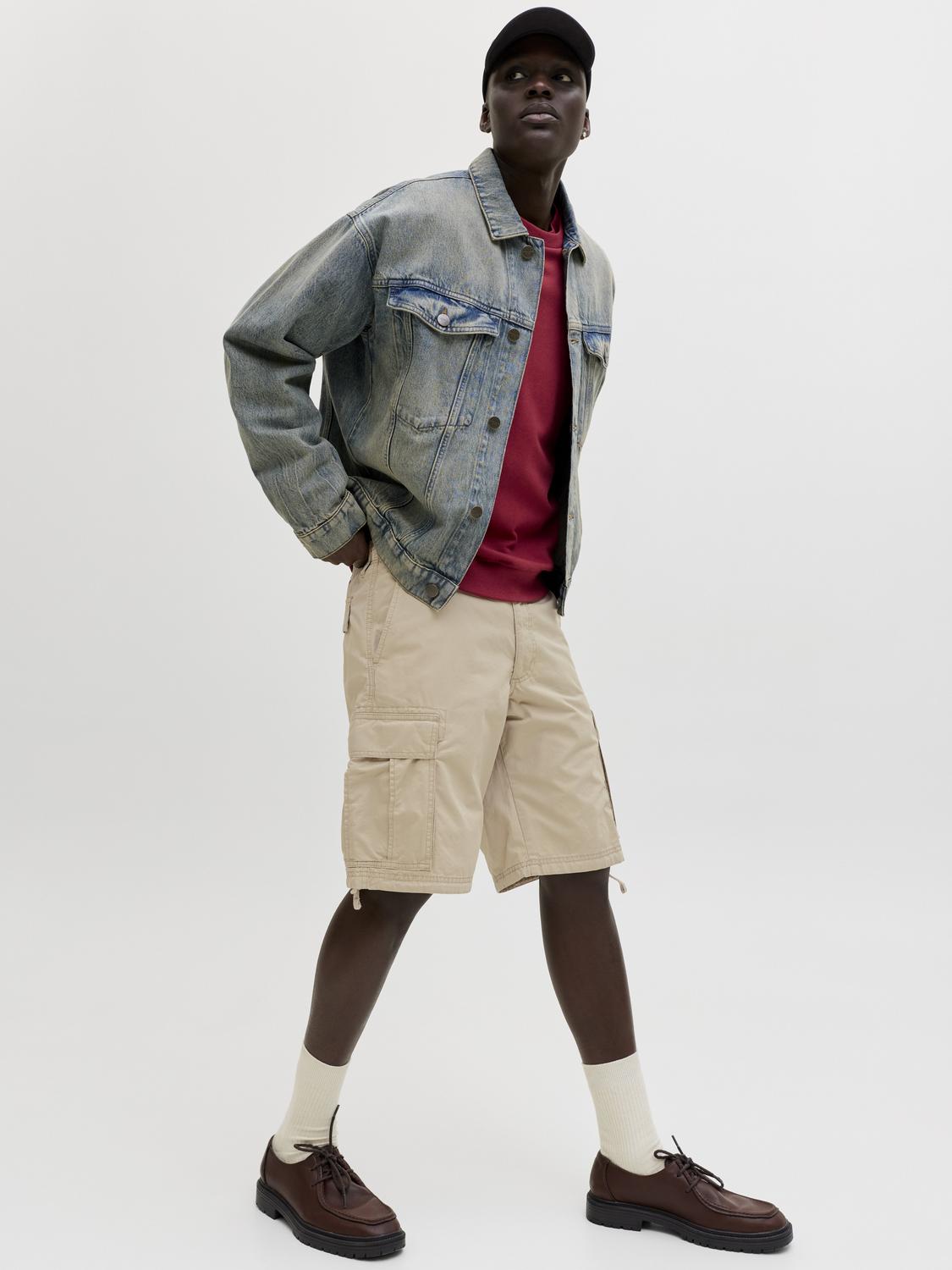 model_shot-creative