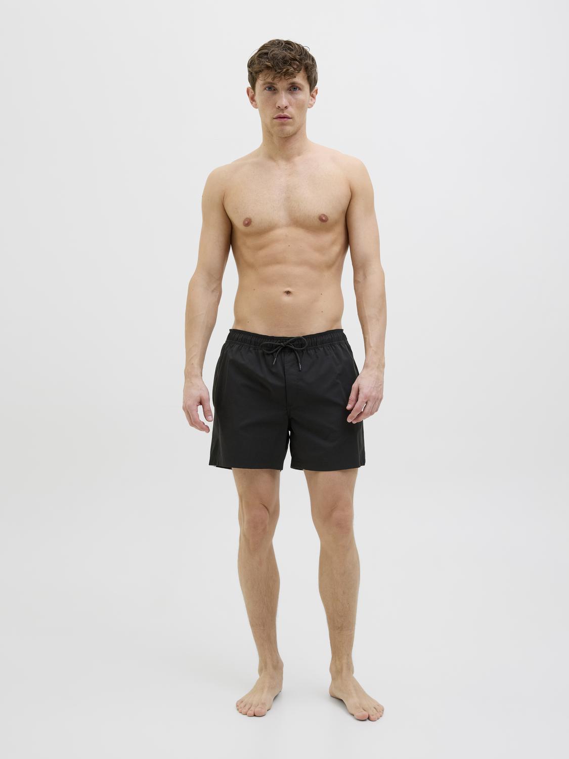 model_shot-front_full