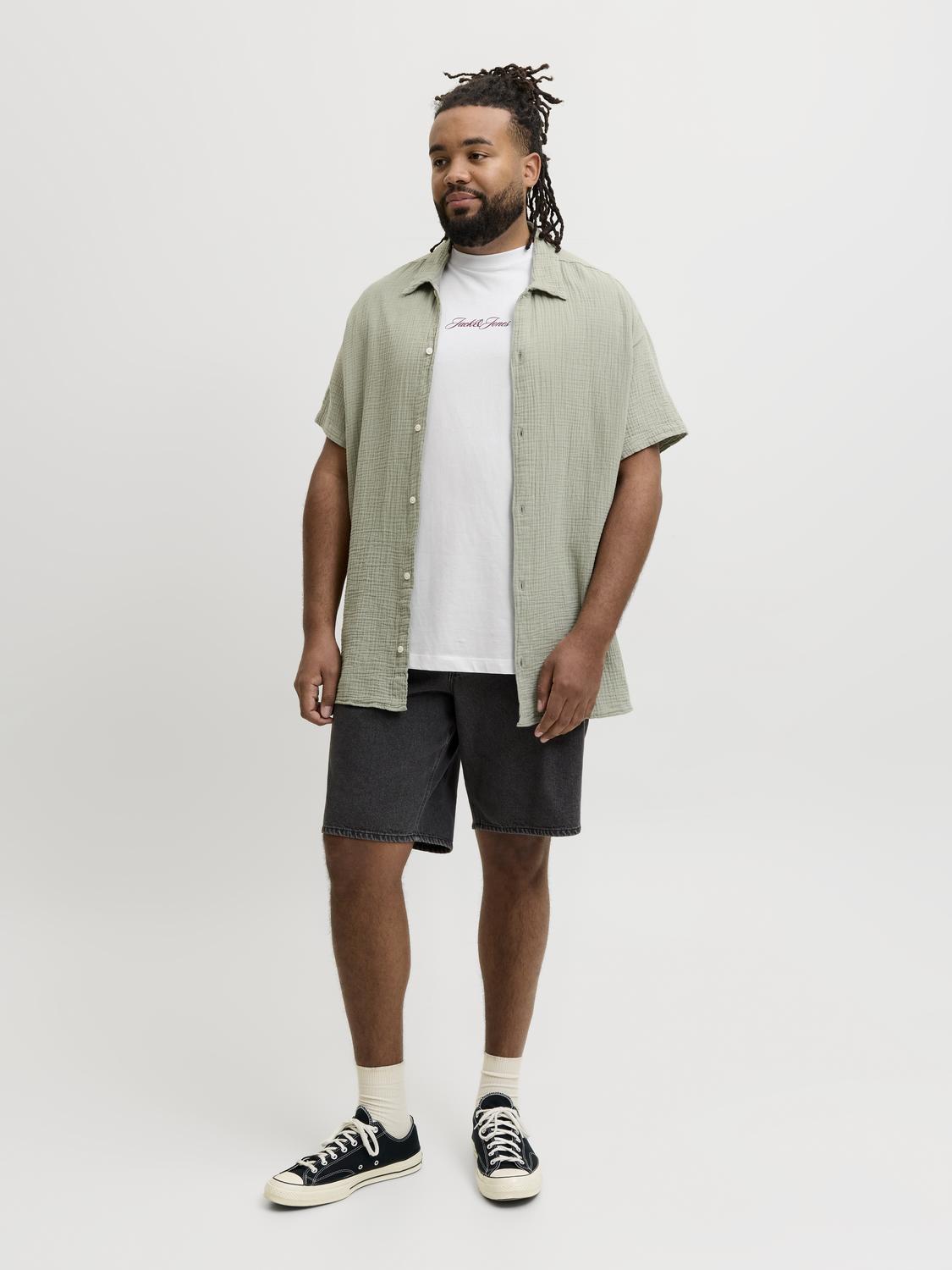 model_shot-front_full