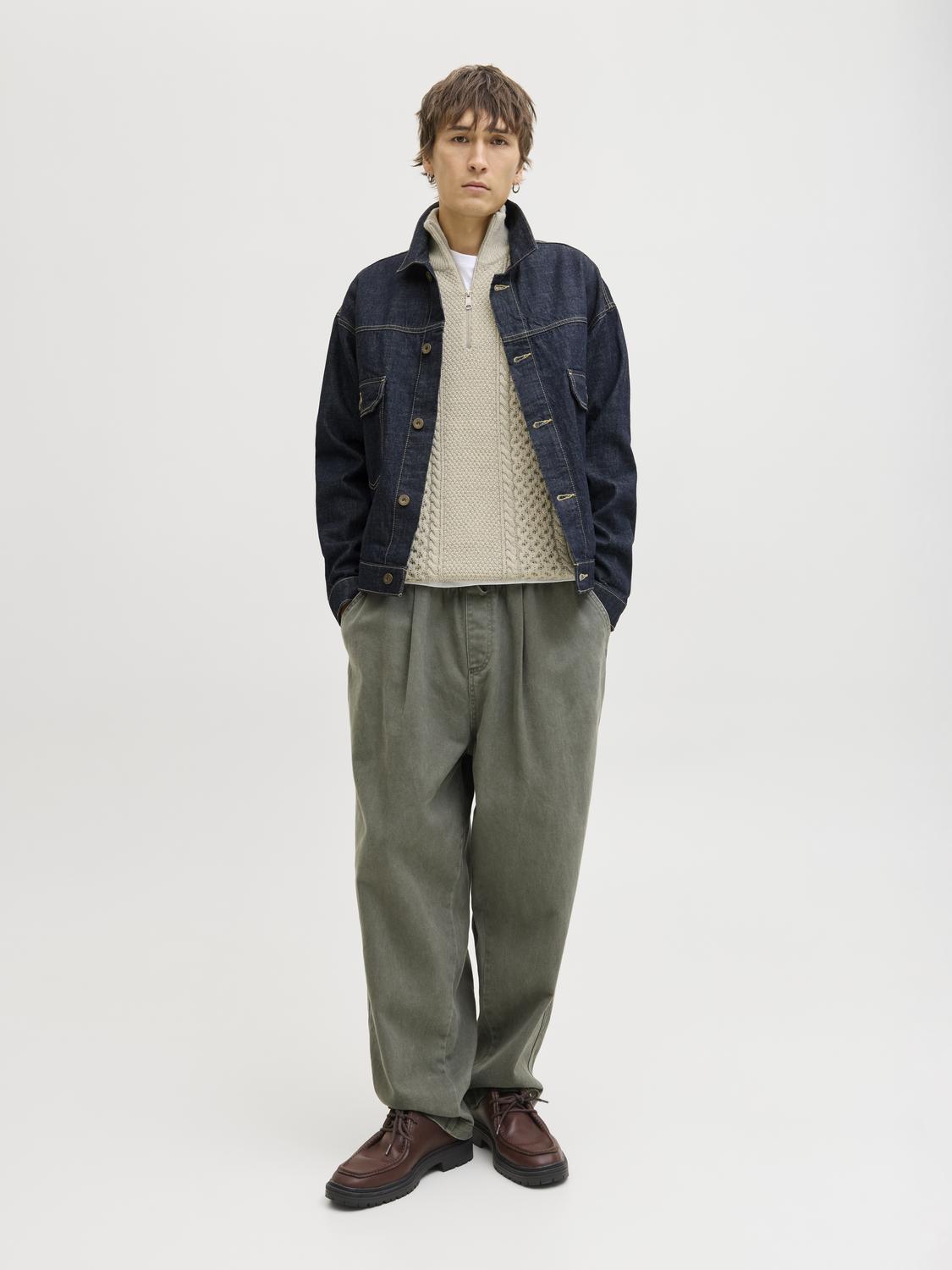 model_shot-front_full