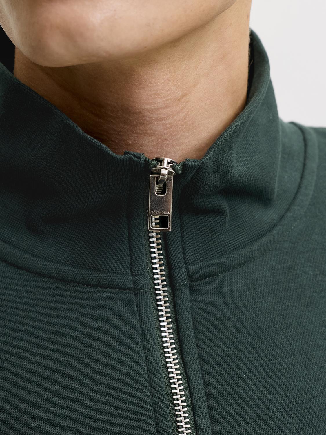 model_shot-detail