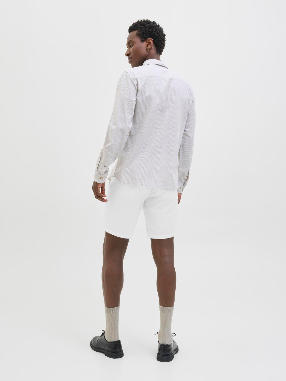 model_shot-back