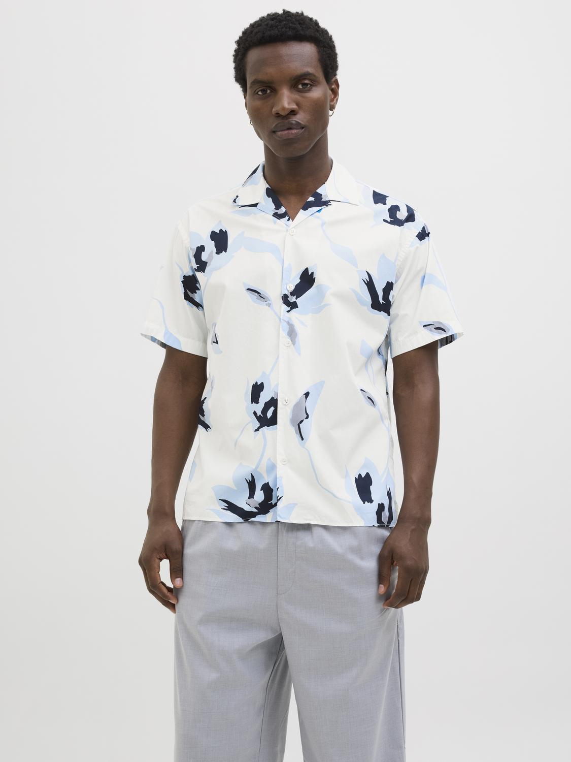 model_shot-front