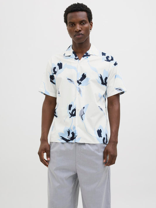 model_shot-front