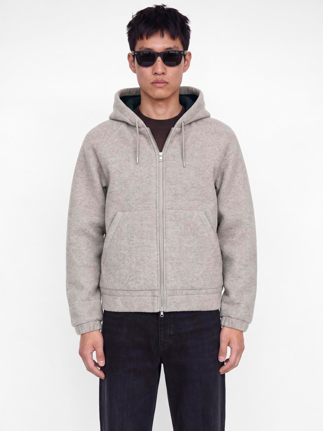 model_shot-front