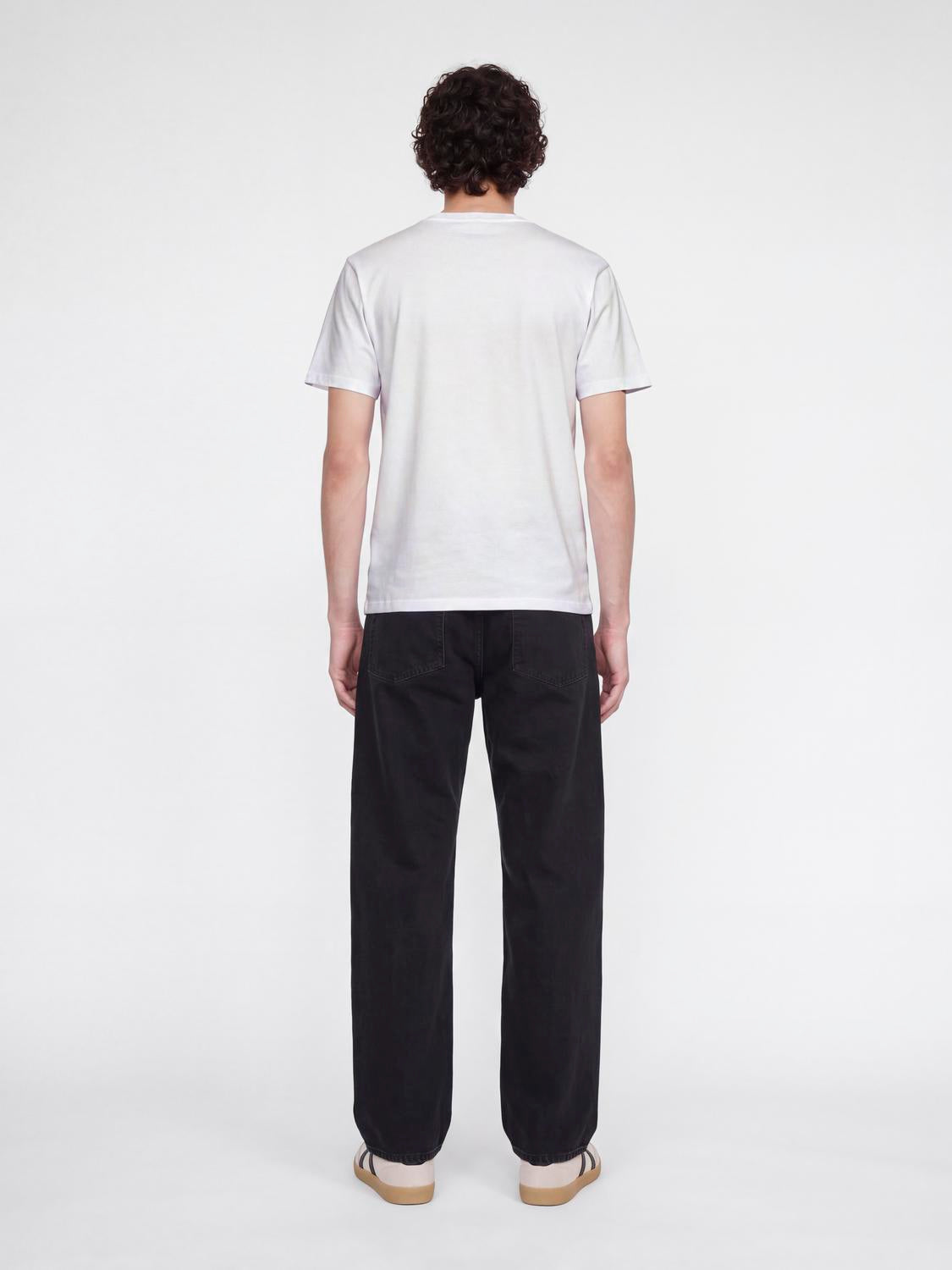 model_shot-back