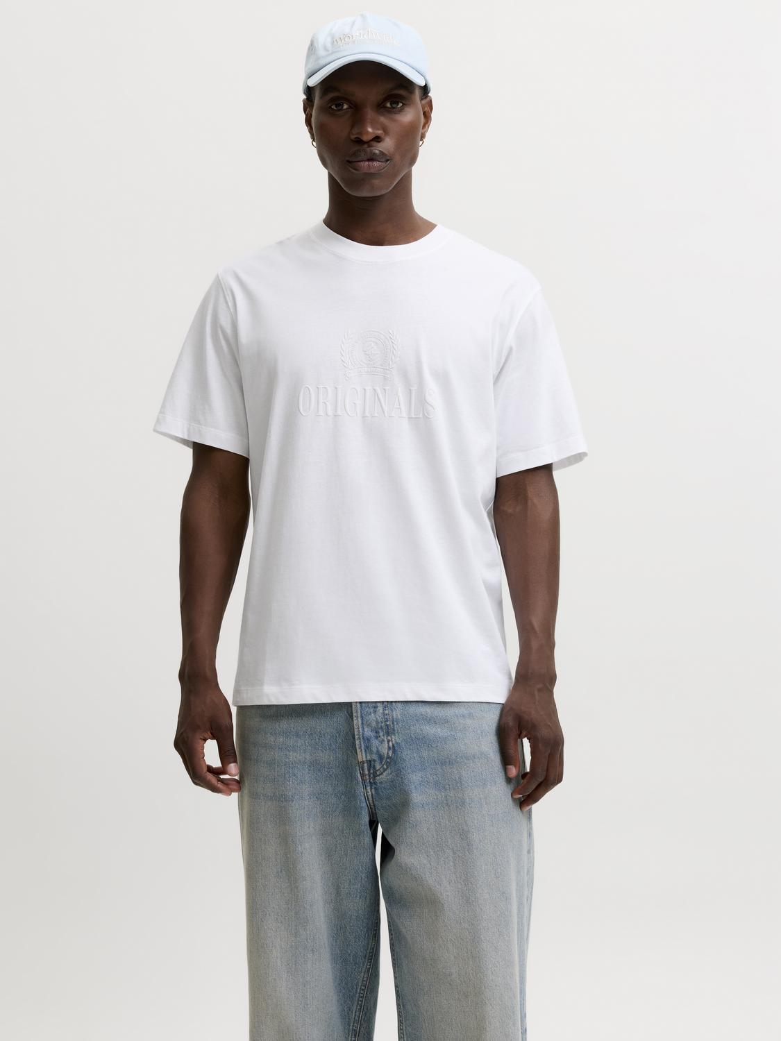 model_shot-front