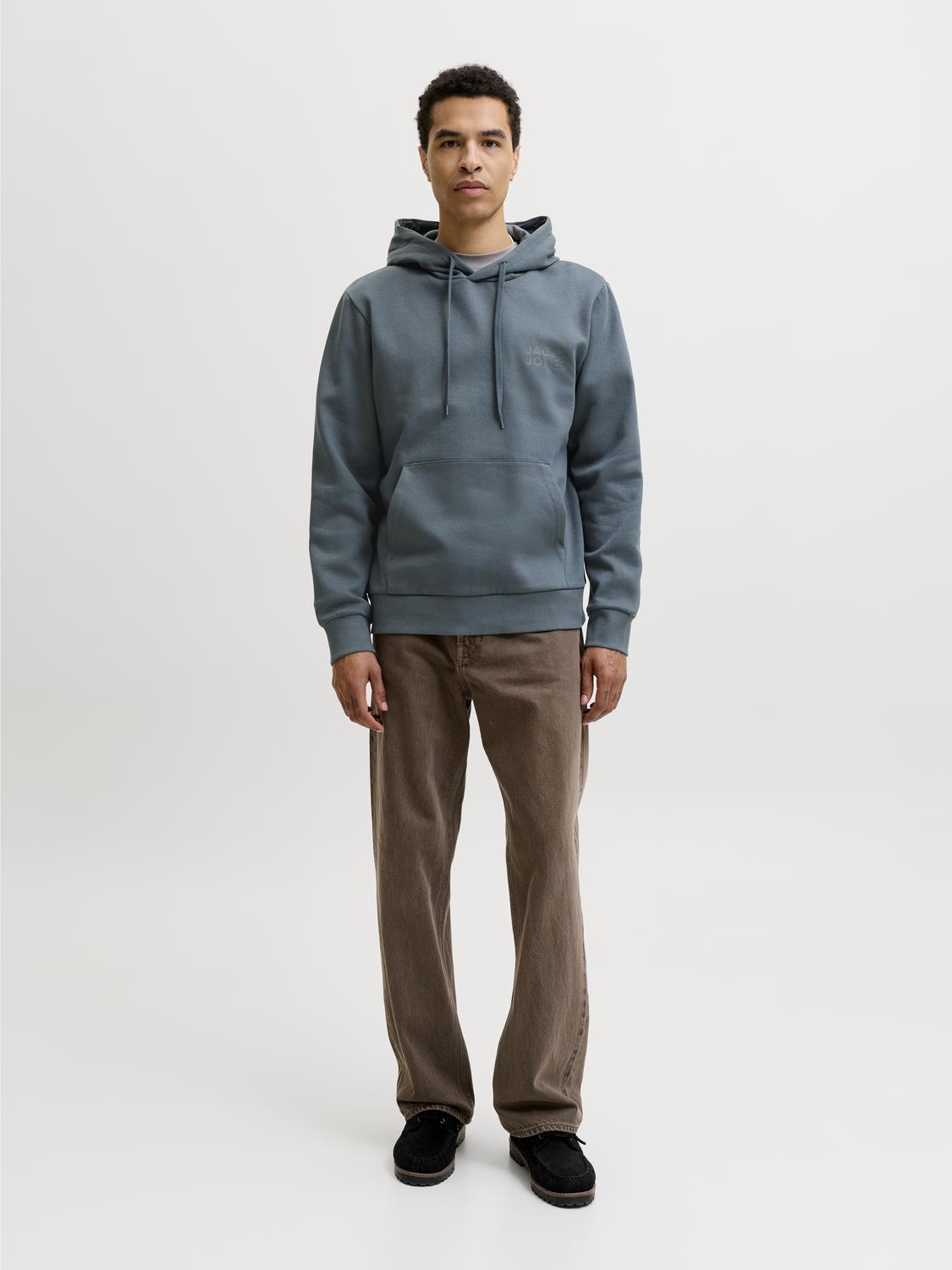 model_shot-front_full