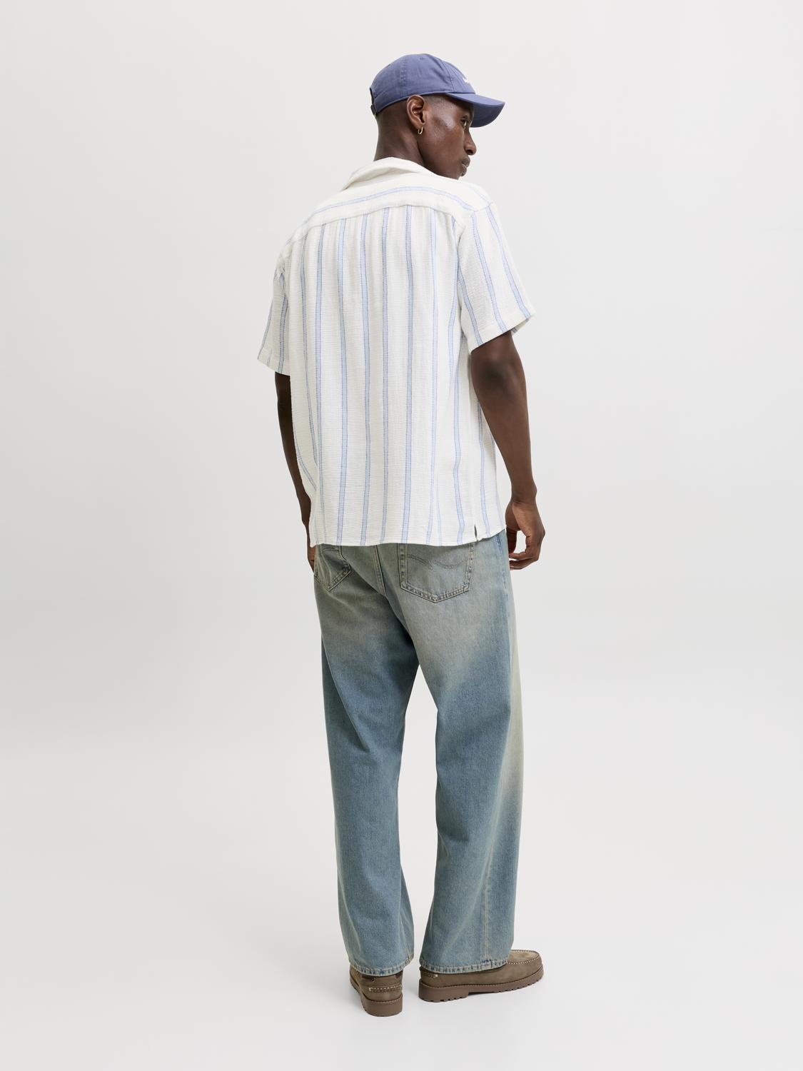model_shot-back