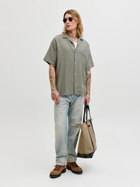 model_shot-front_full