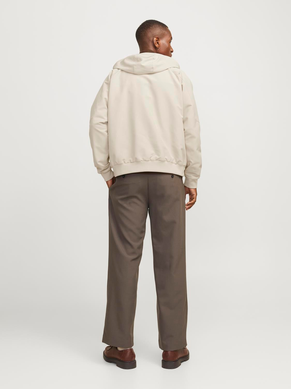 model_shot-back