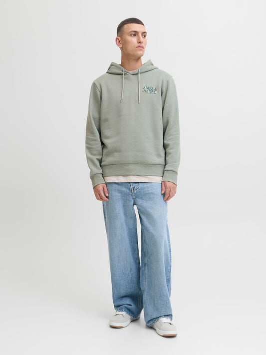 model_shot-front_full