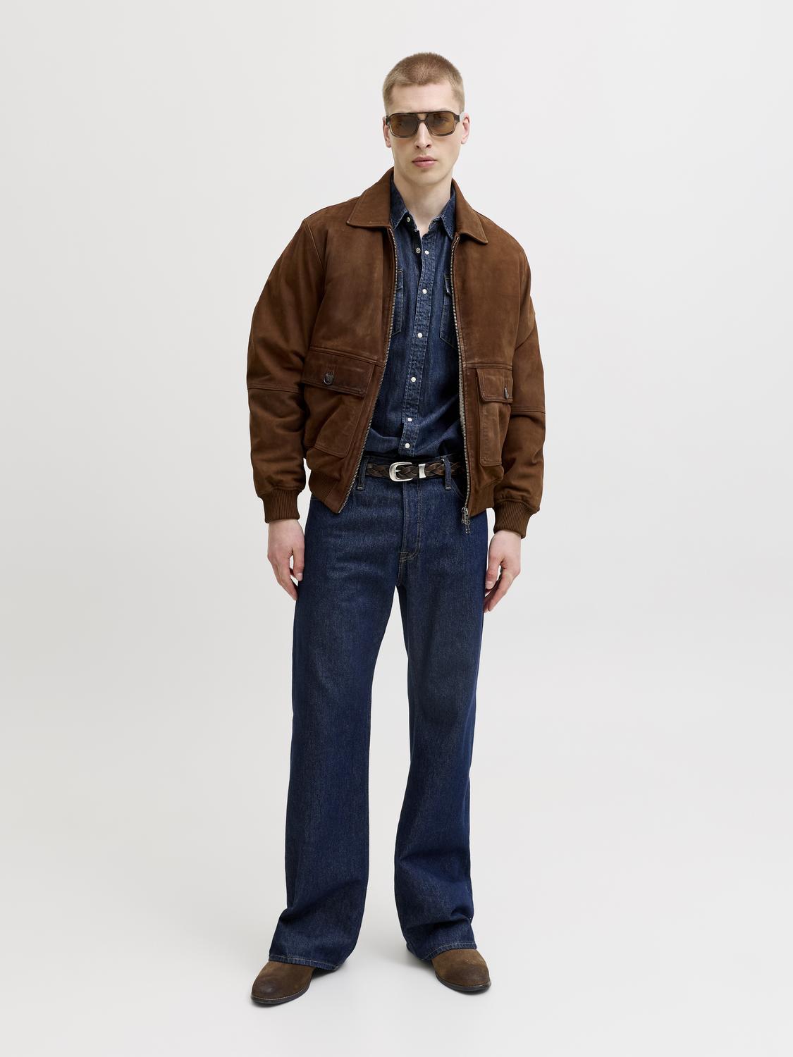 model_shot-front_full