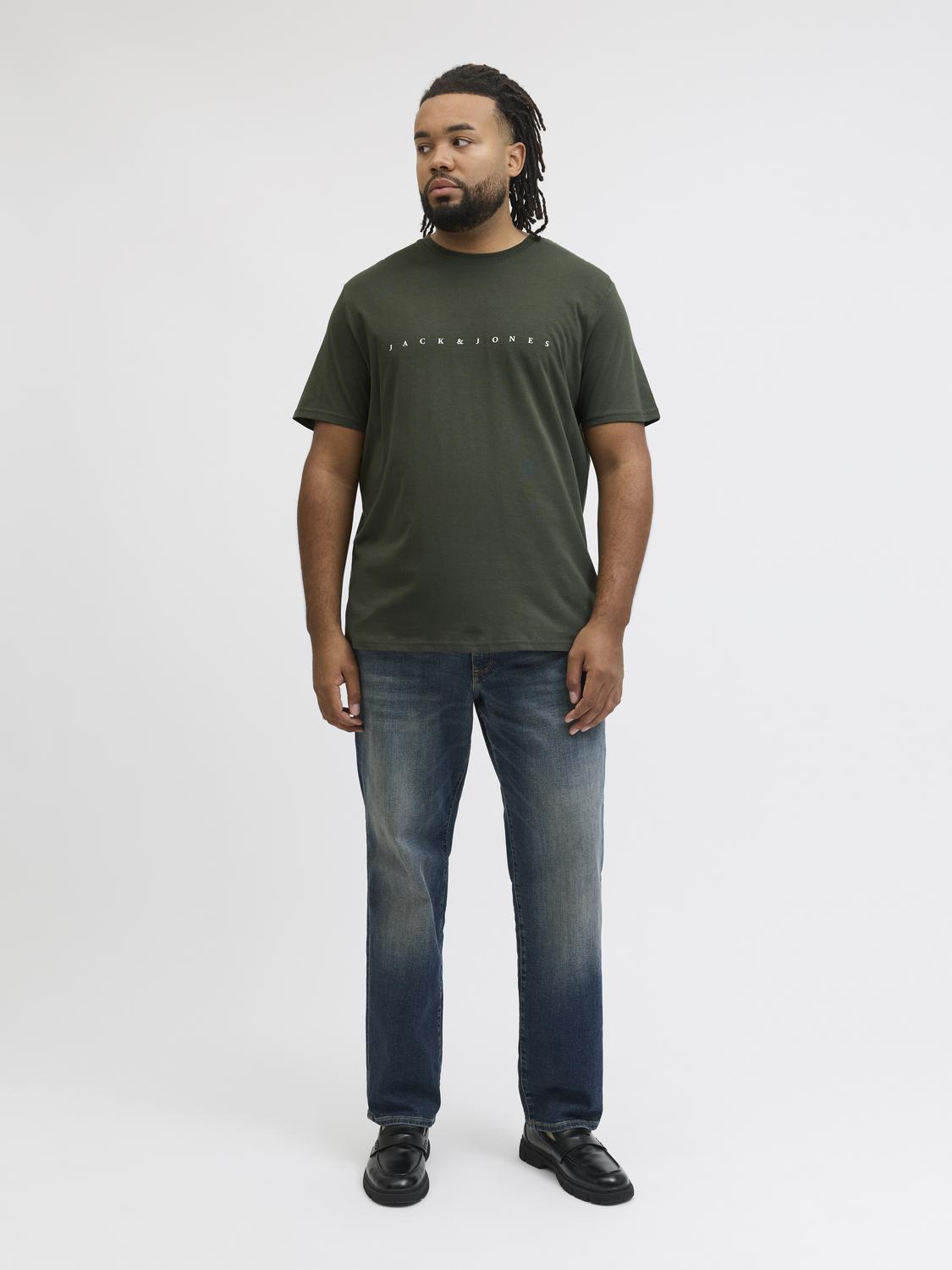 model_shot-front_full