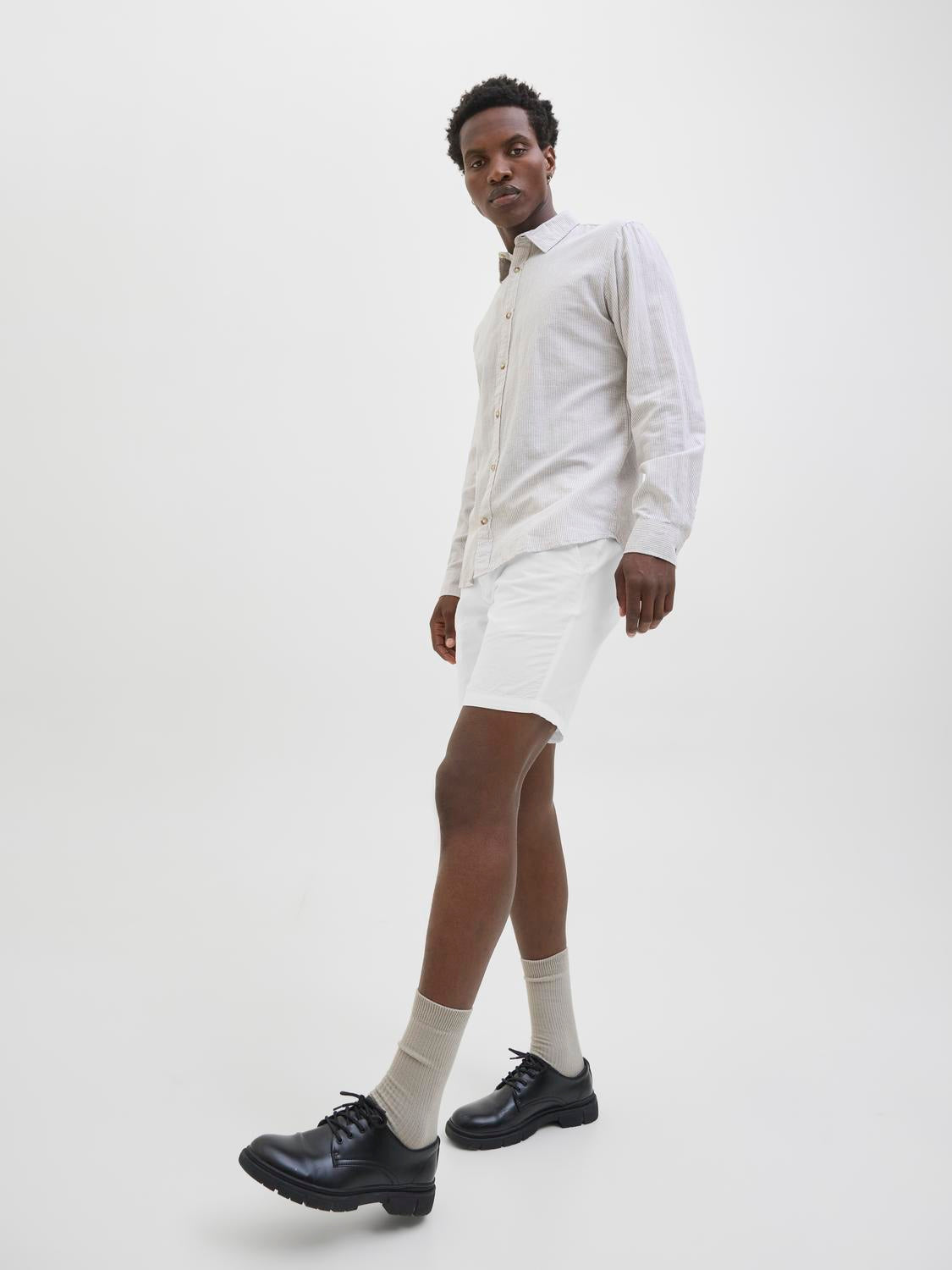 model_shot-creative