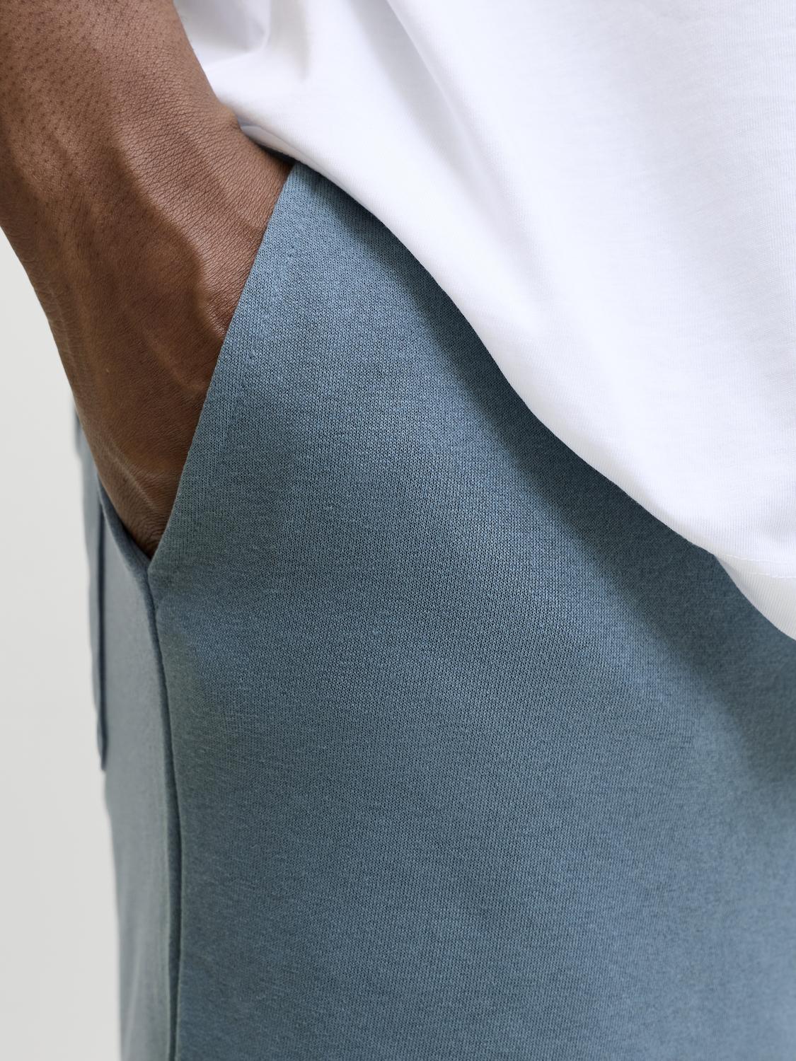 model_shot-detail