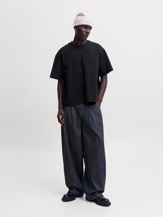 model_shot-front_full