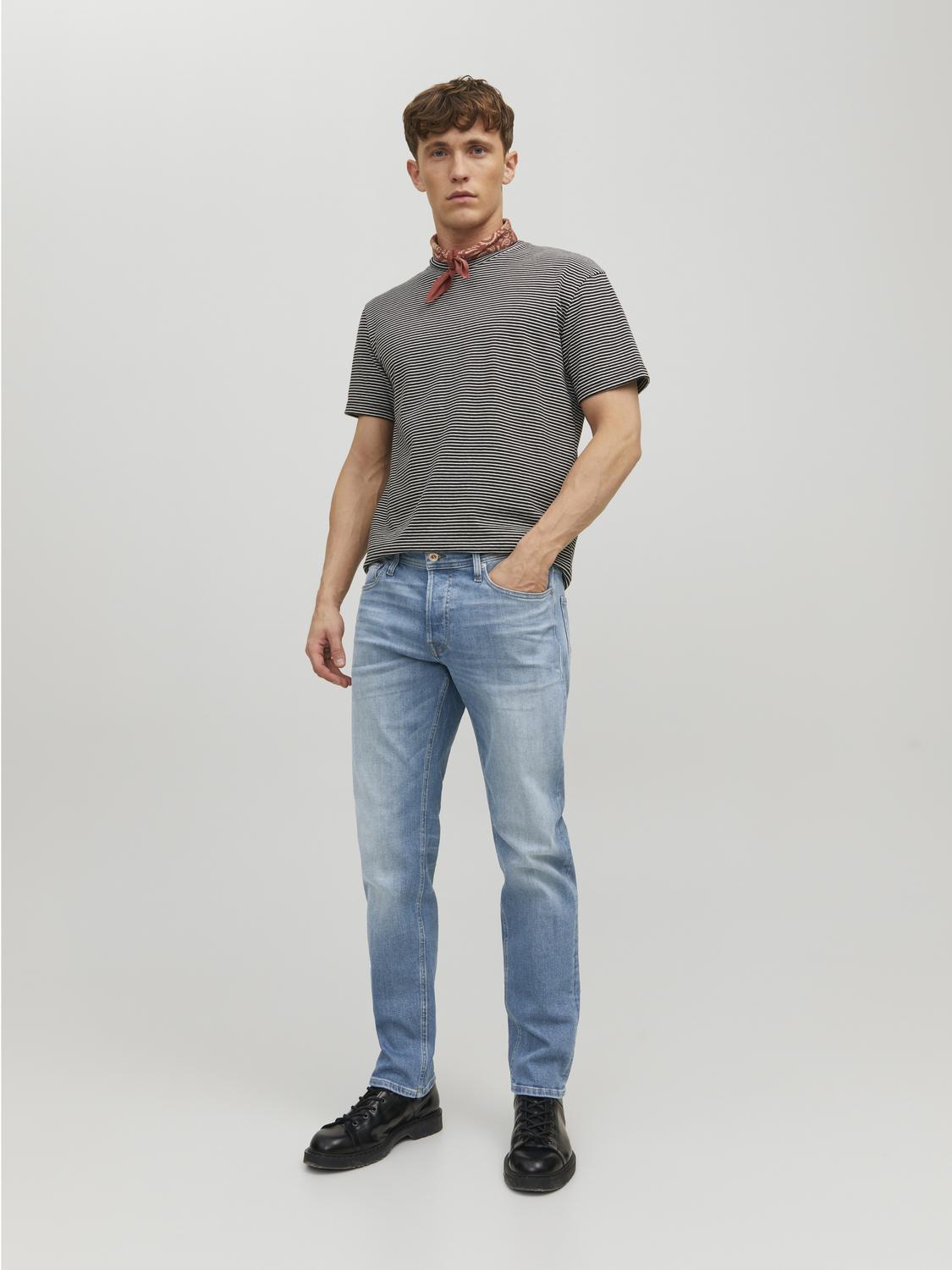 model_shot-front_full
