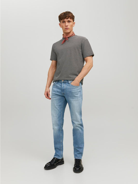 model_shot-front_full