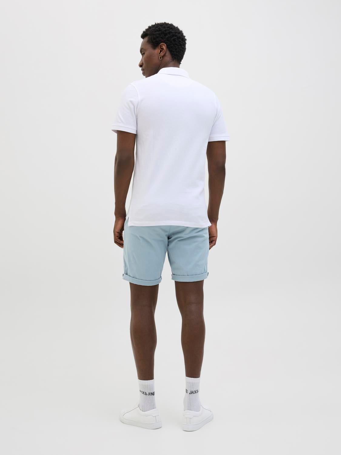 model_shot-back