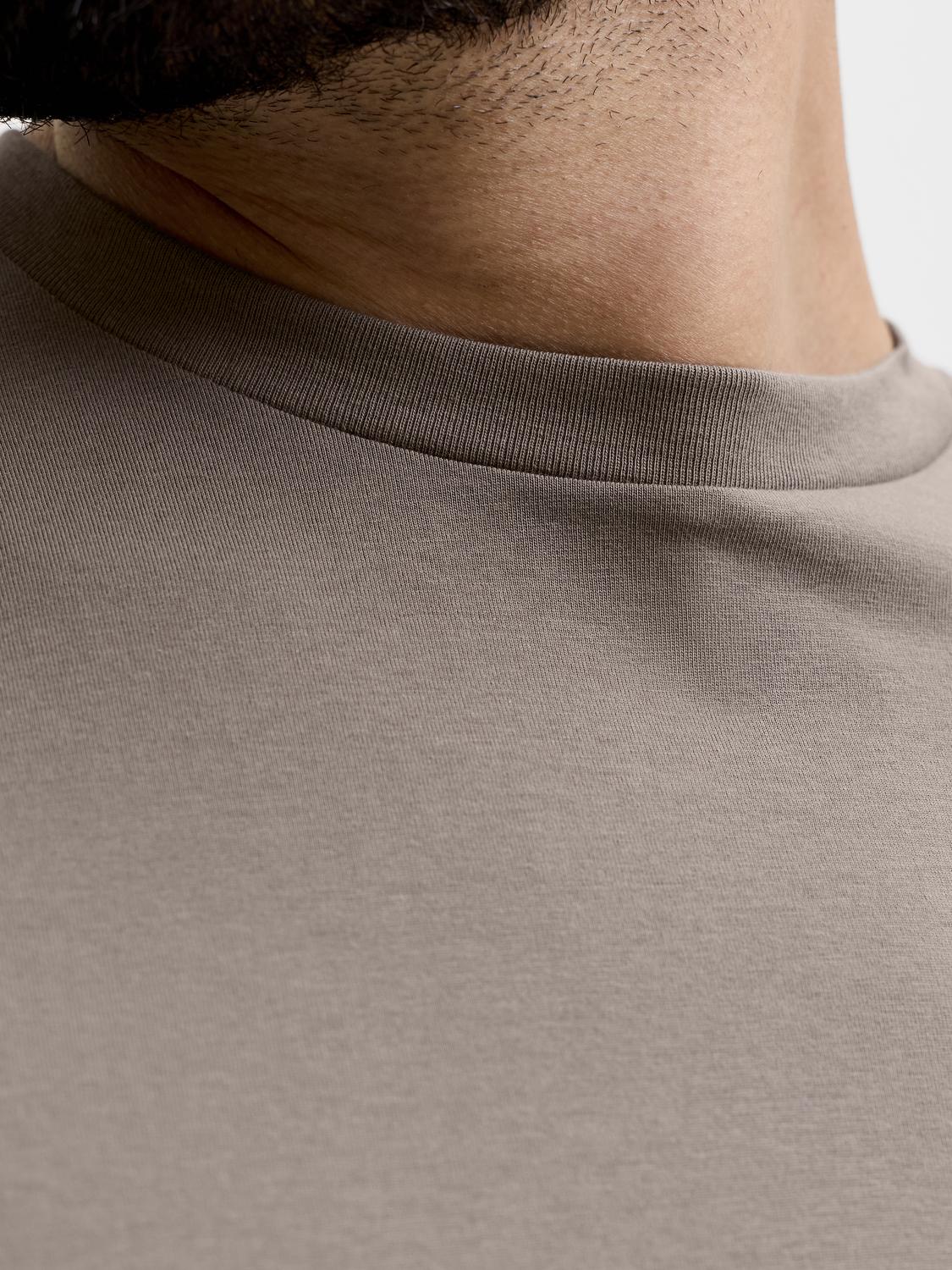 model_shot-detail