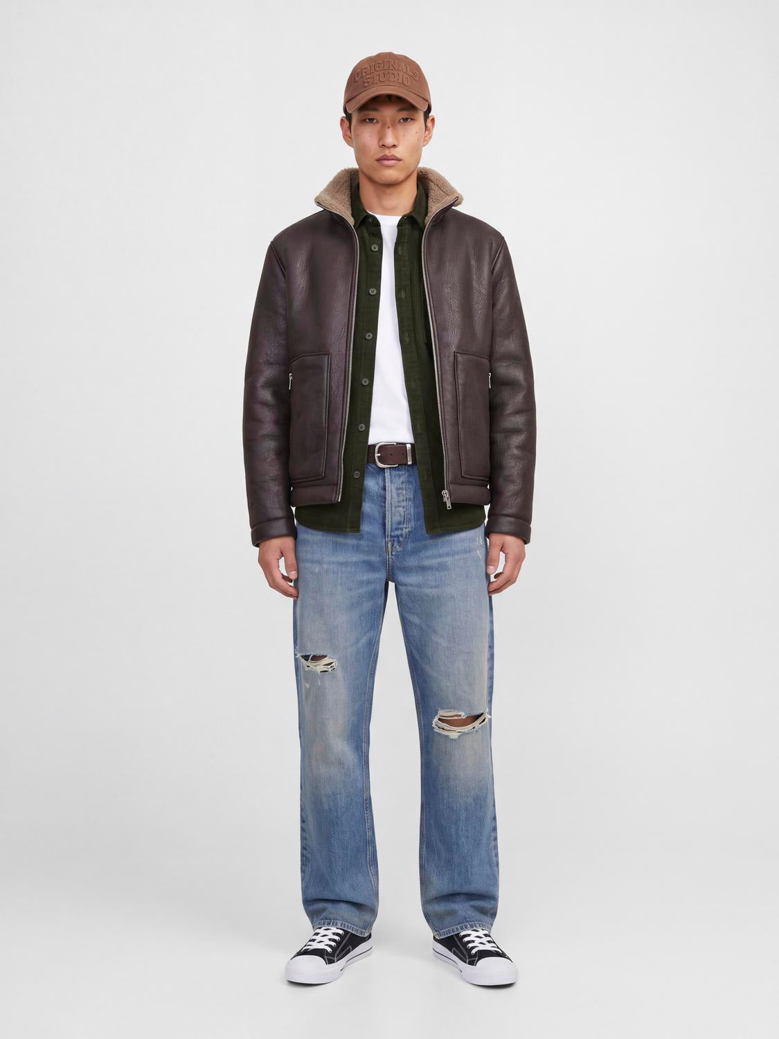 model_shot-front_full