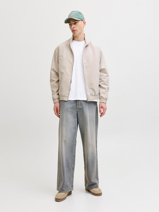 model_shot-front_full