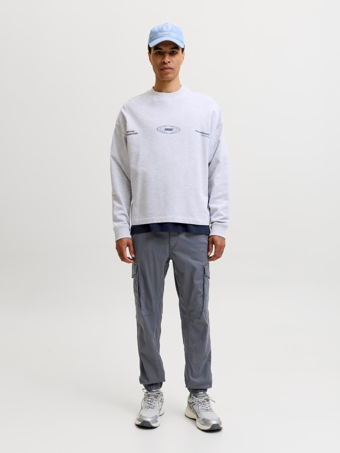 model_shot-front_full