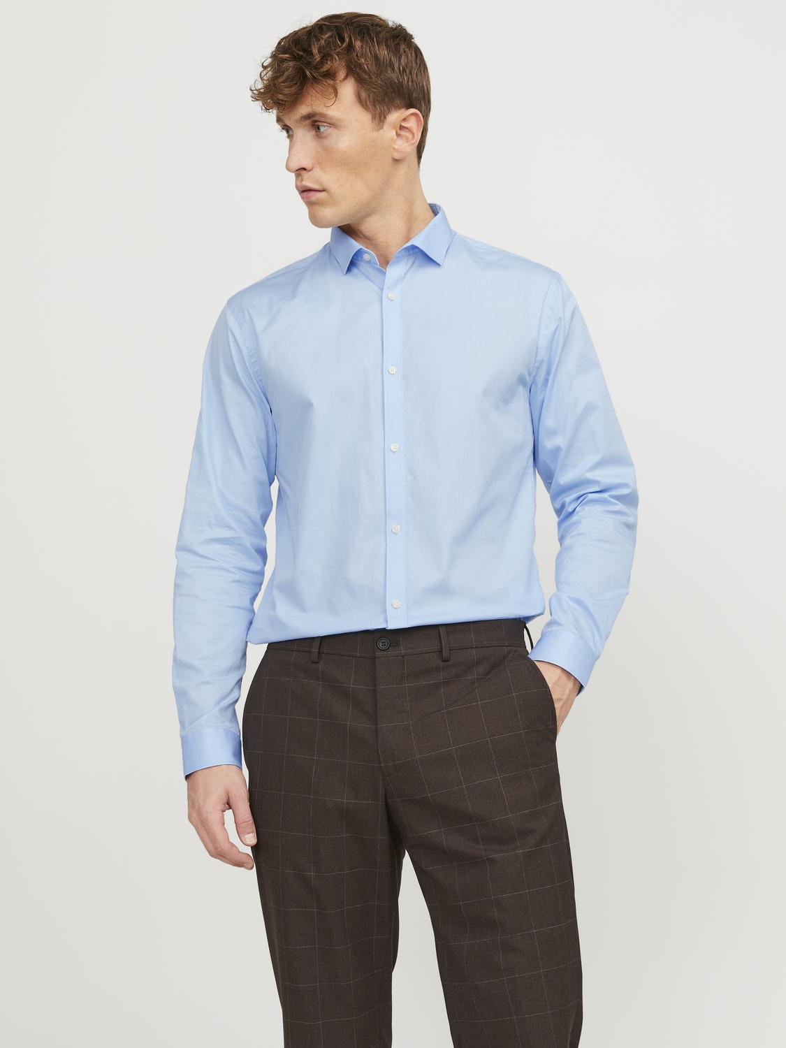model_shot-front