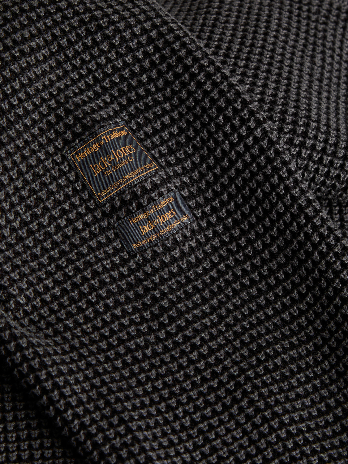 model_shot-detail