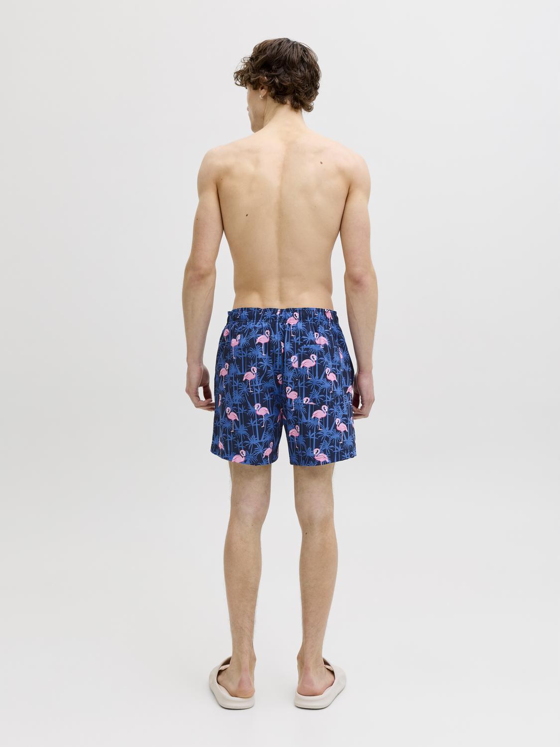 model_shot-back