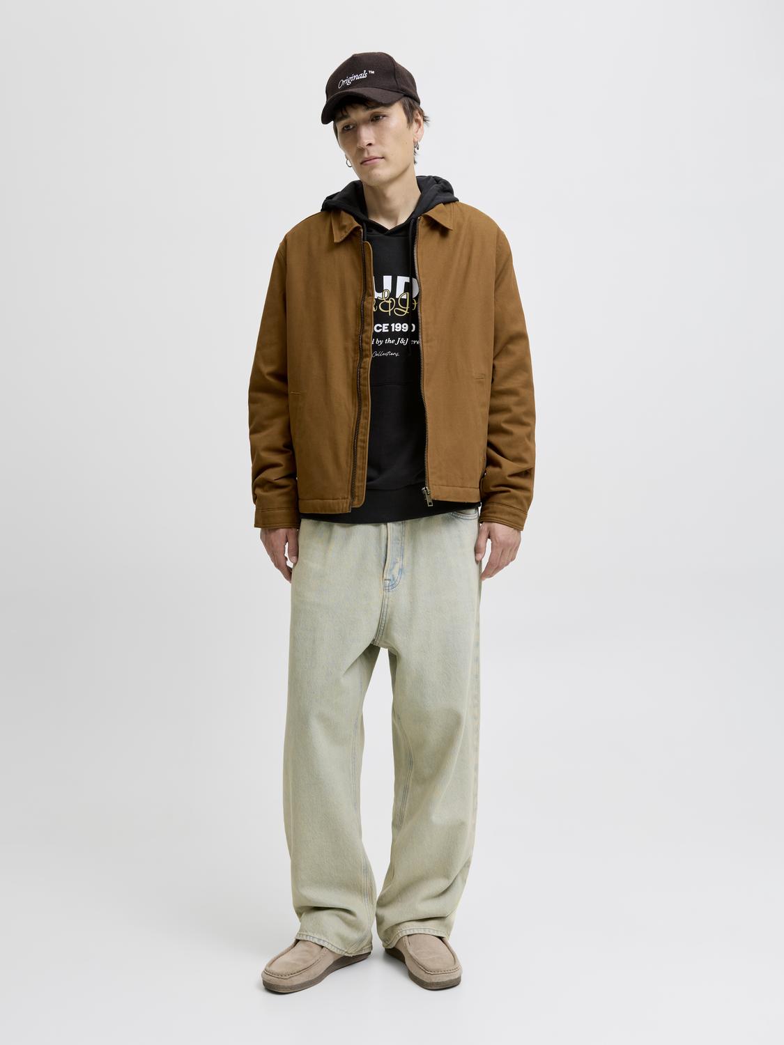 model_shot-front_full