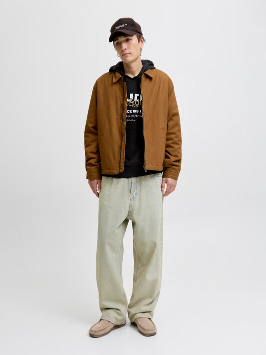 model_shot-front_full