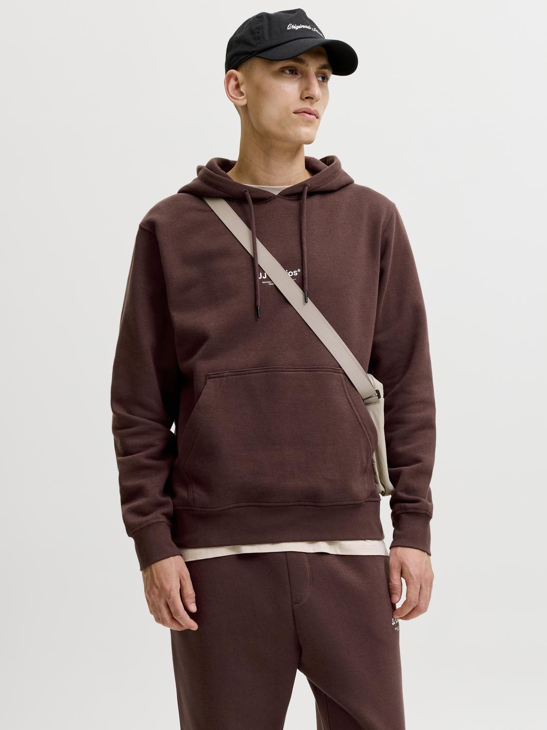 model_shot-front