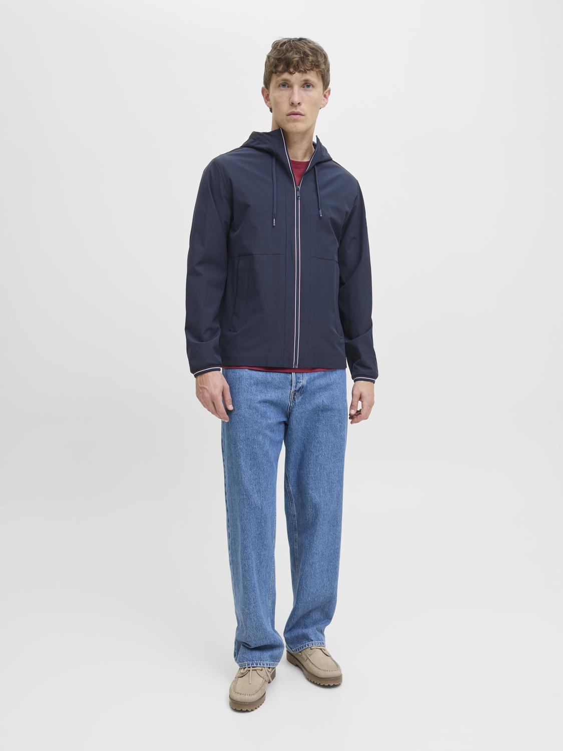 model_shot-front_full